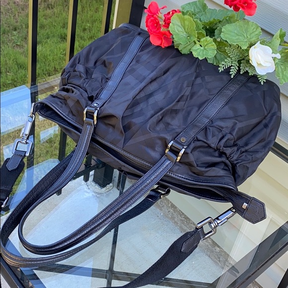 Authentic Burberry bag - Picture 2 of 16